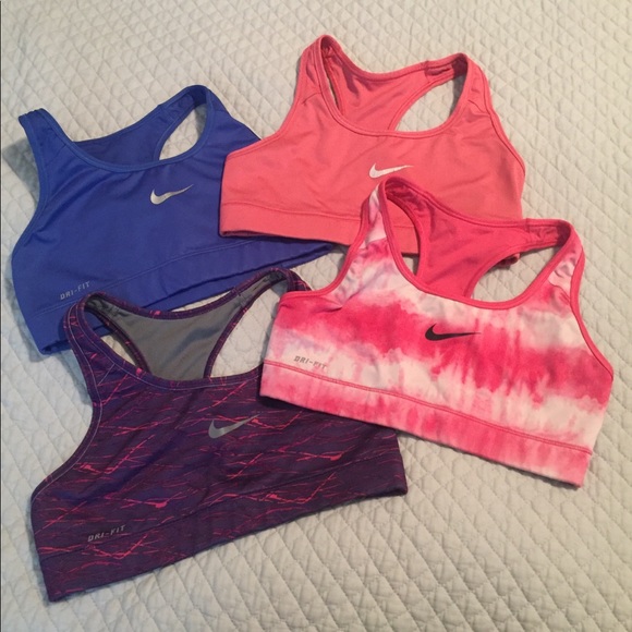 Nike sports bras - Picture 1 of 1